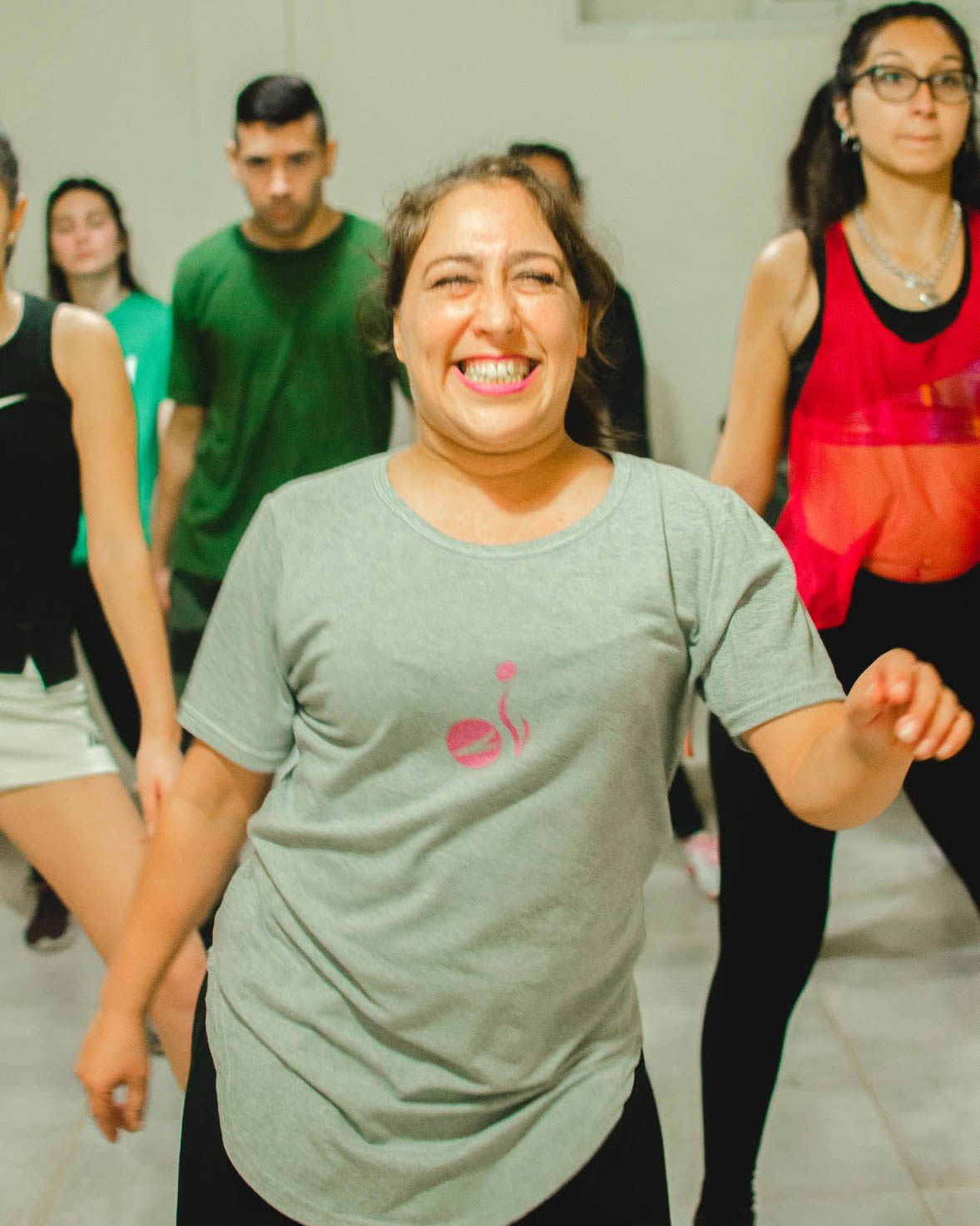 Docente BAILA dando clase